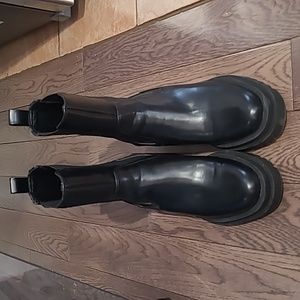 Zara chelsea chunky ankle boots with treaded soles EU 37/US 6 black faux leather